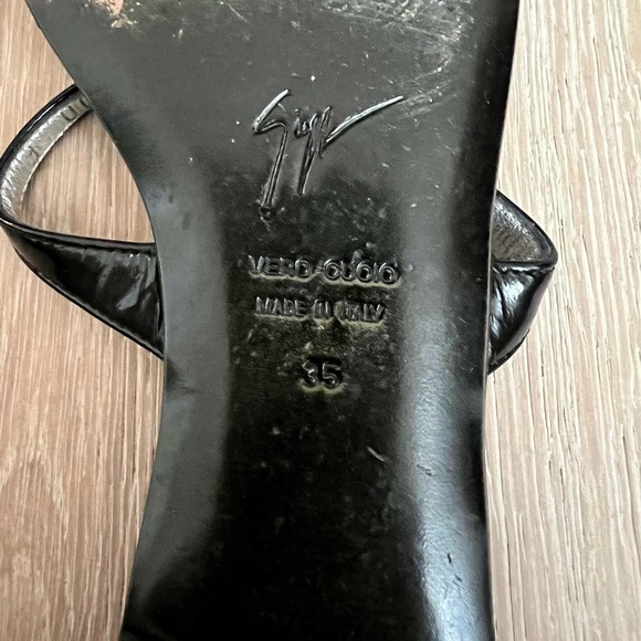 Vintage Giuseppe Zanotti Black Leather and Crystal Toe detail. Size 35 - Picture 11 of 11